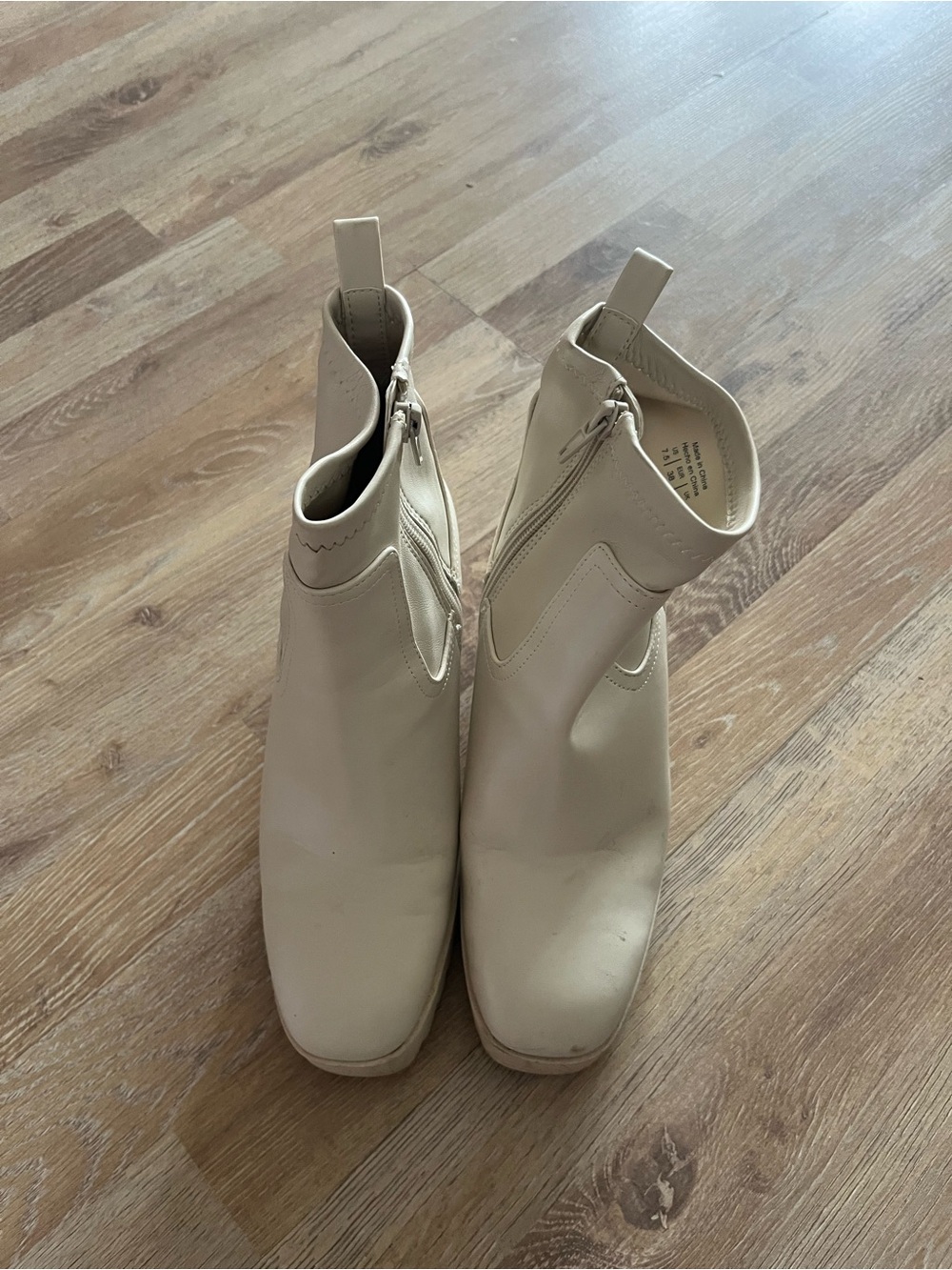 ALDO AND GUESS Women's Cream Ankle Boots - Sleek Zip Design